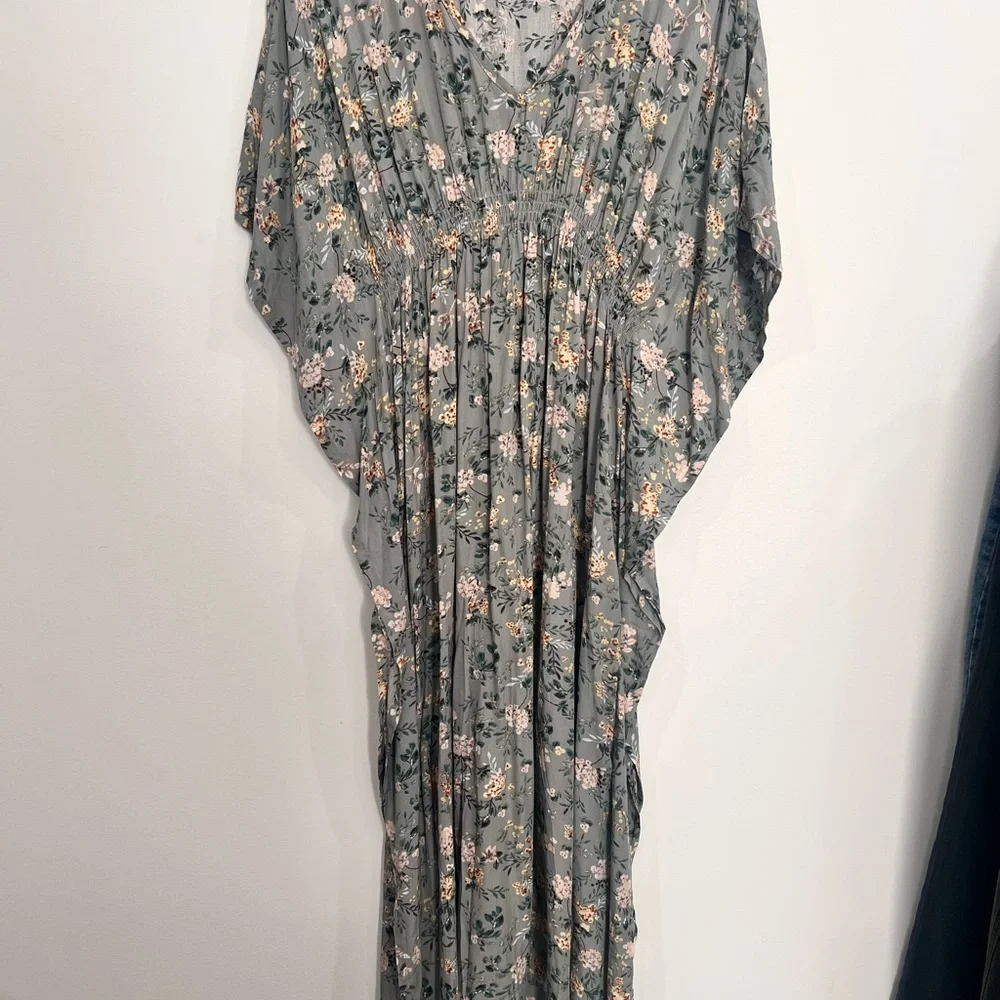 NATURAL LIFE Sanibel island caftan sage green Women’s SIZE Medium - Picture 4 of 9